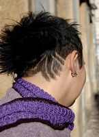 cieniowane fryzury krótkie - uczesanie damskie z włosów krótkich cieniowanych zdjęcie numer 180A